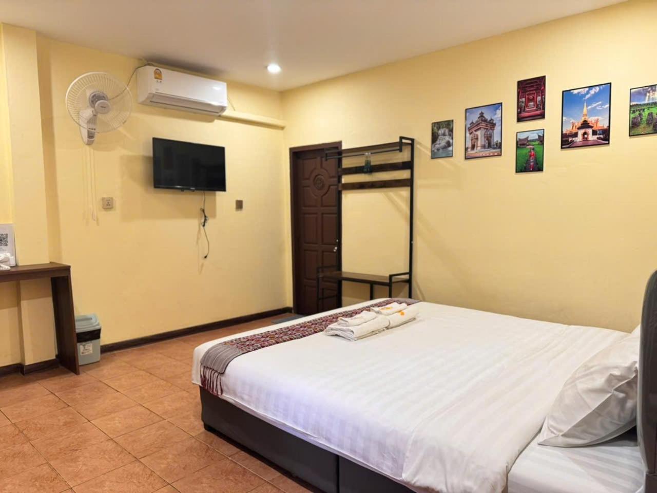 Yula Hotel Thatluang ビエンチャン エクステリア 写真