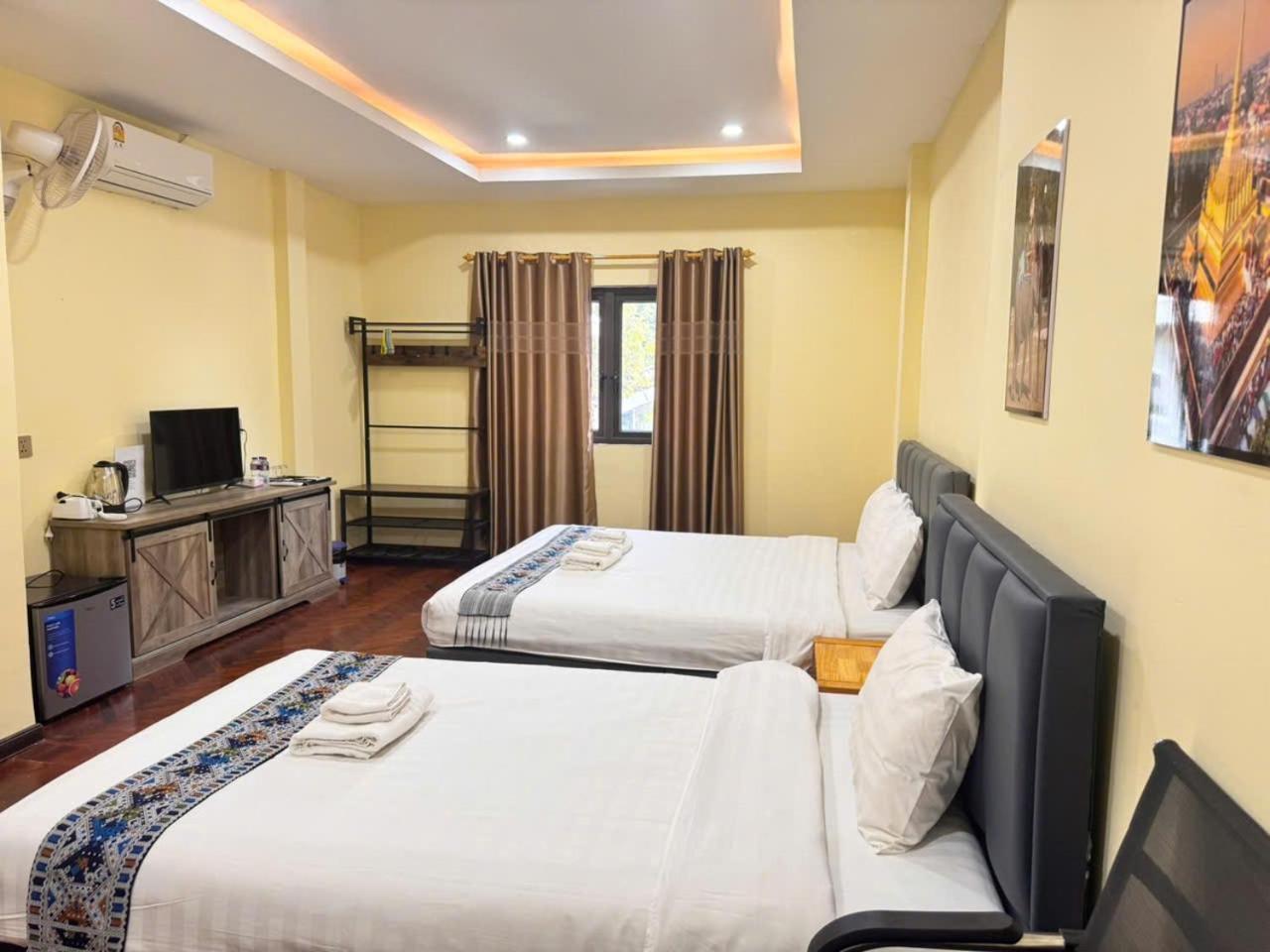 Yula Hotel Thatluang ビエンチャン エクステリア 写真